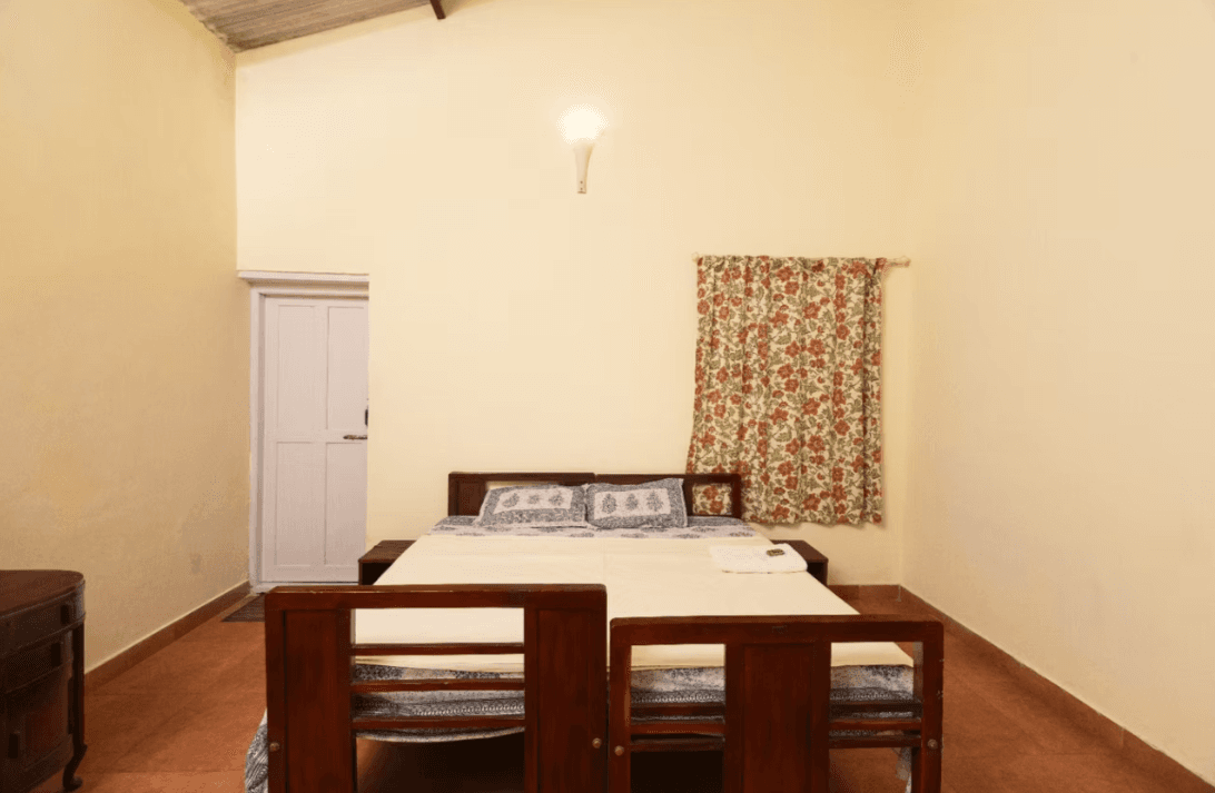 The Colonial Crown image 19