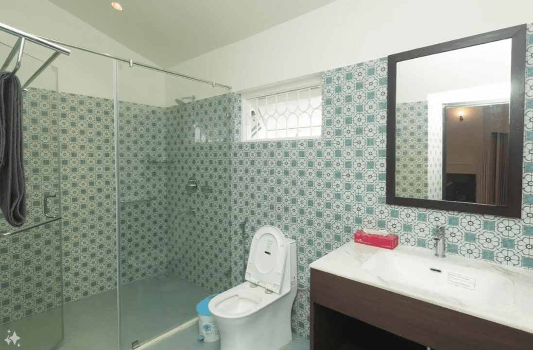 The Colonial Crown image 21