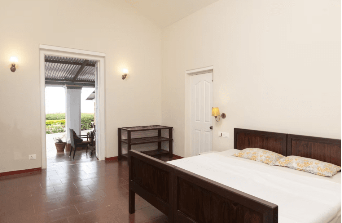 The Colonial Crown image 22