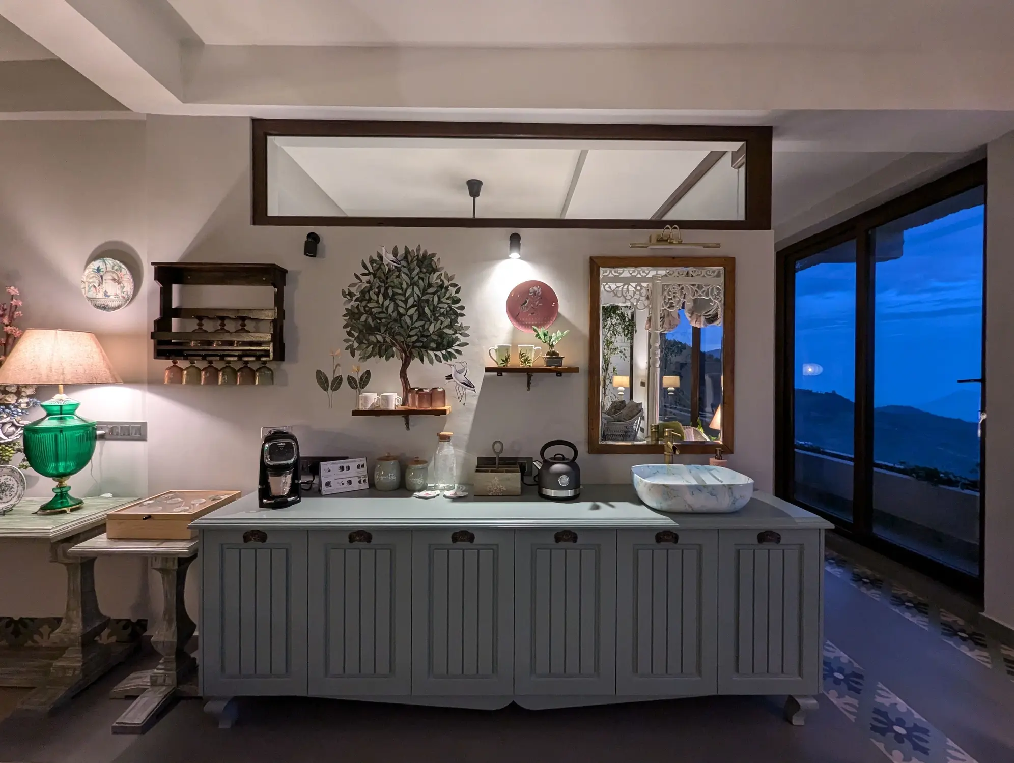 The Scarlet Horizon image 5