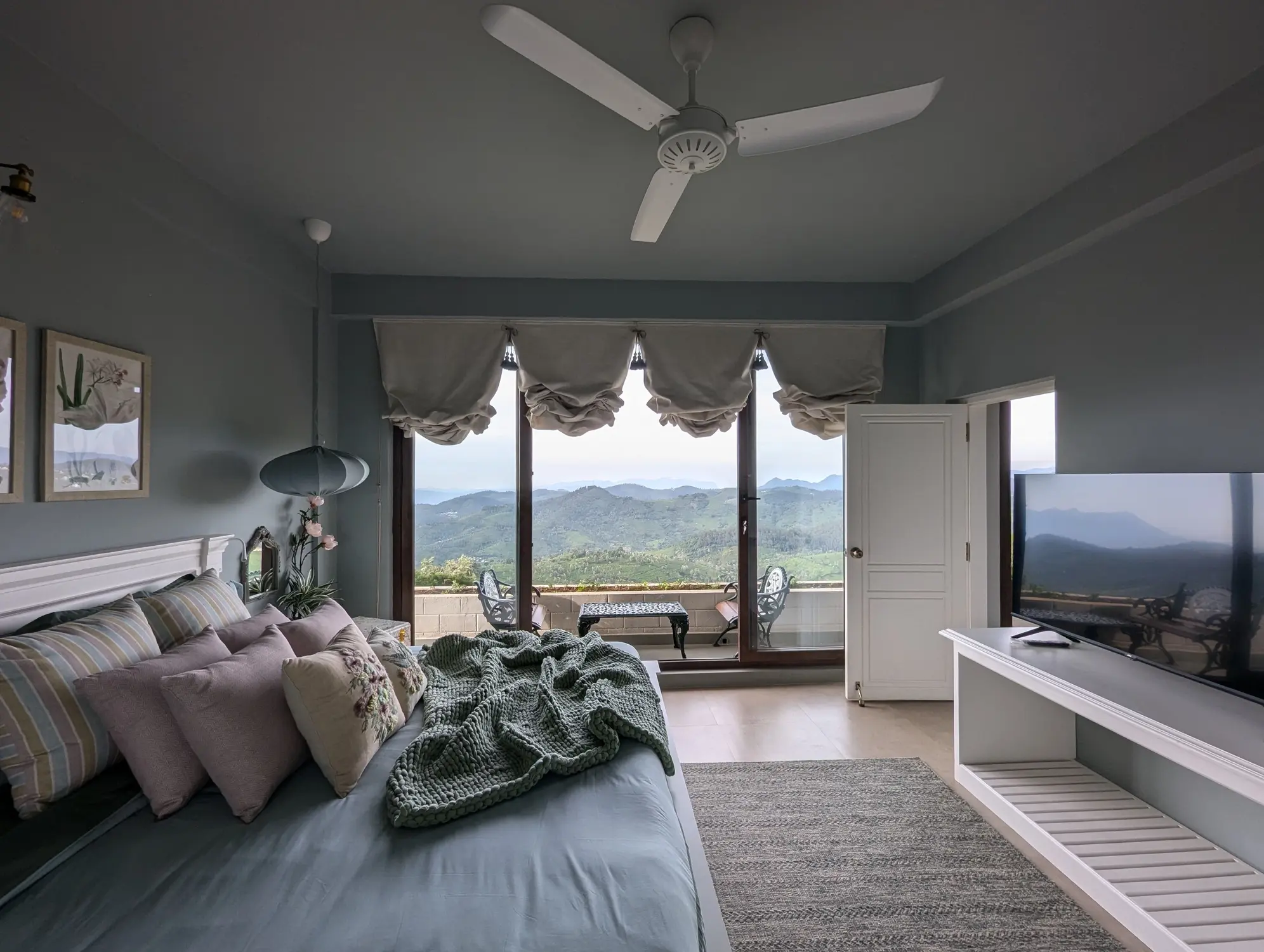 The Scarlet Horizon image 10