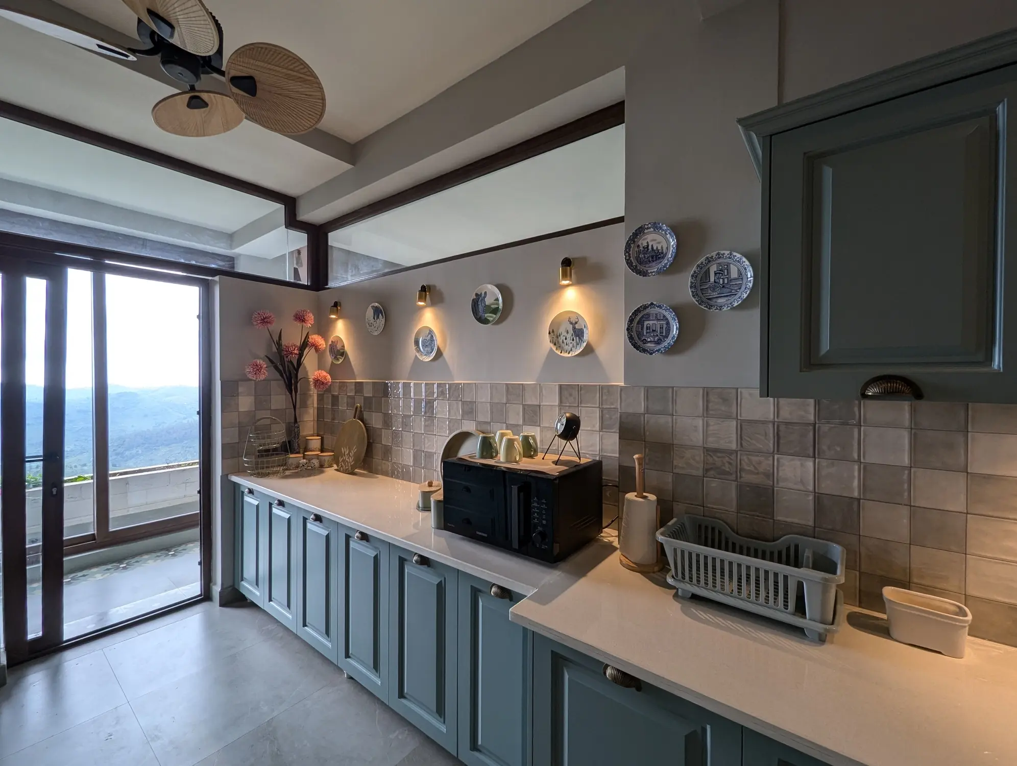 The Scarlet Horizon image 12